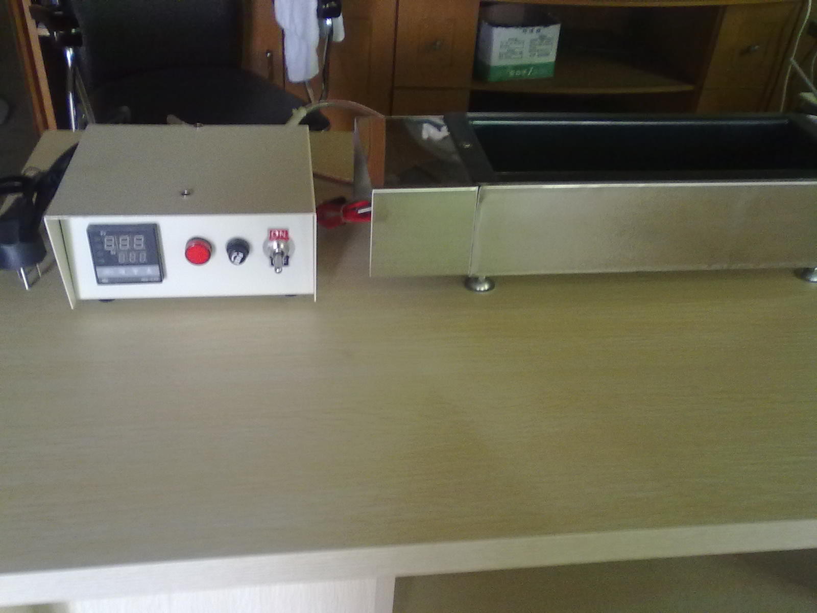 自動(dòng)焊錫機(jī)實(shí)物圖 自動(dòng)焊錫機(jī)實(shí)物圖