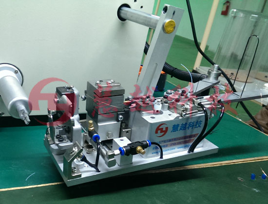 小號變壓器自動穿套管機(jī)適用19L到14L套管